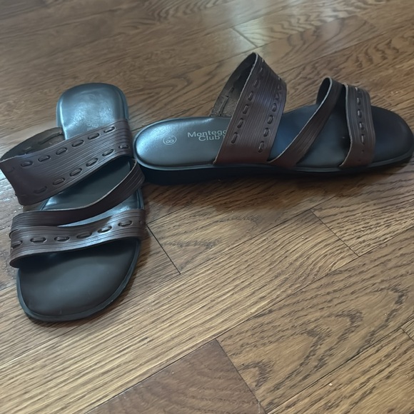 Cute, leather, slip on sandals. - Picture 5 of 5